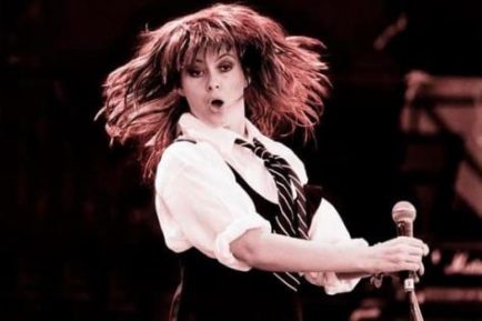 chrissy amphlett finger