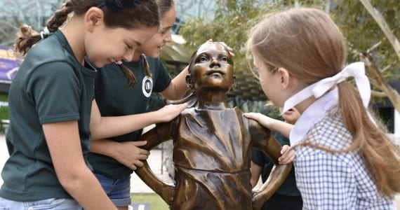 Fearless Girl statue