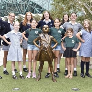 'Fearless girl' iconic statue replica unveiled in Federation Square, Melbourne - Women's Agenda