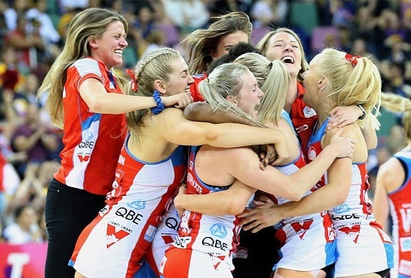 NSW Swifts celebrate Super Netball grand final triumph over Giants, Super  Netball