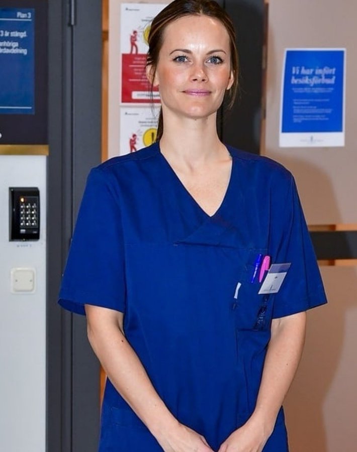 Sweden's Princess Sofia puts down crown & picks up scrubs(01)