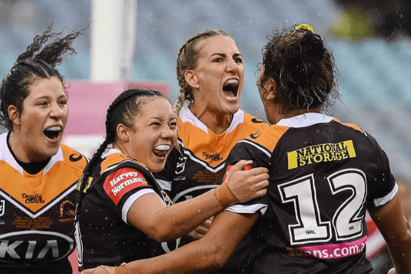 Brisbane Broncos win 2020 NRLW premiership against Sydney Roosters