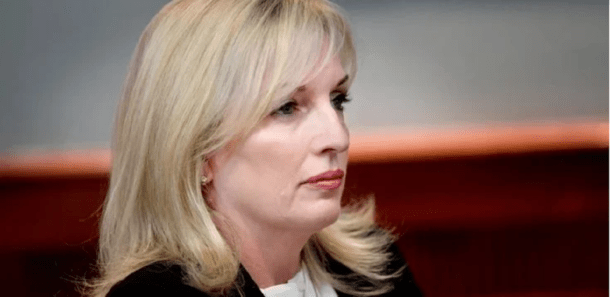 Government inquiry clears former Australia Post CEO ...