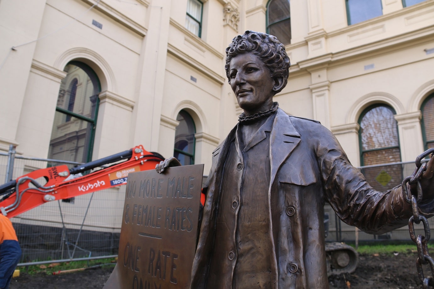 A statue of feminist icon Zelda D'Aprano is unveiled in Victoria - Vimarsana News