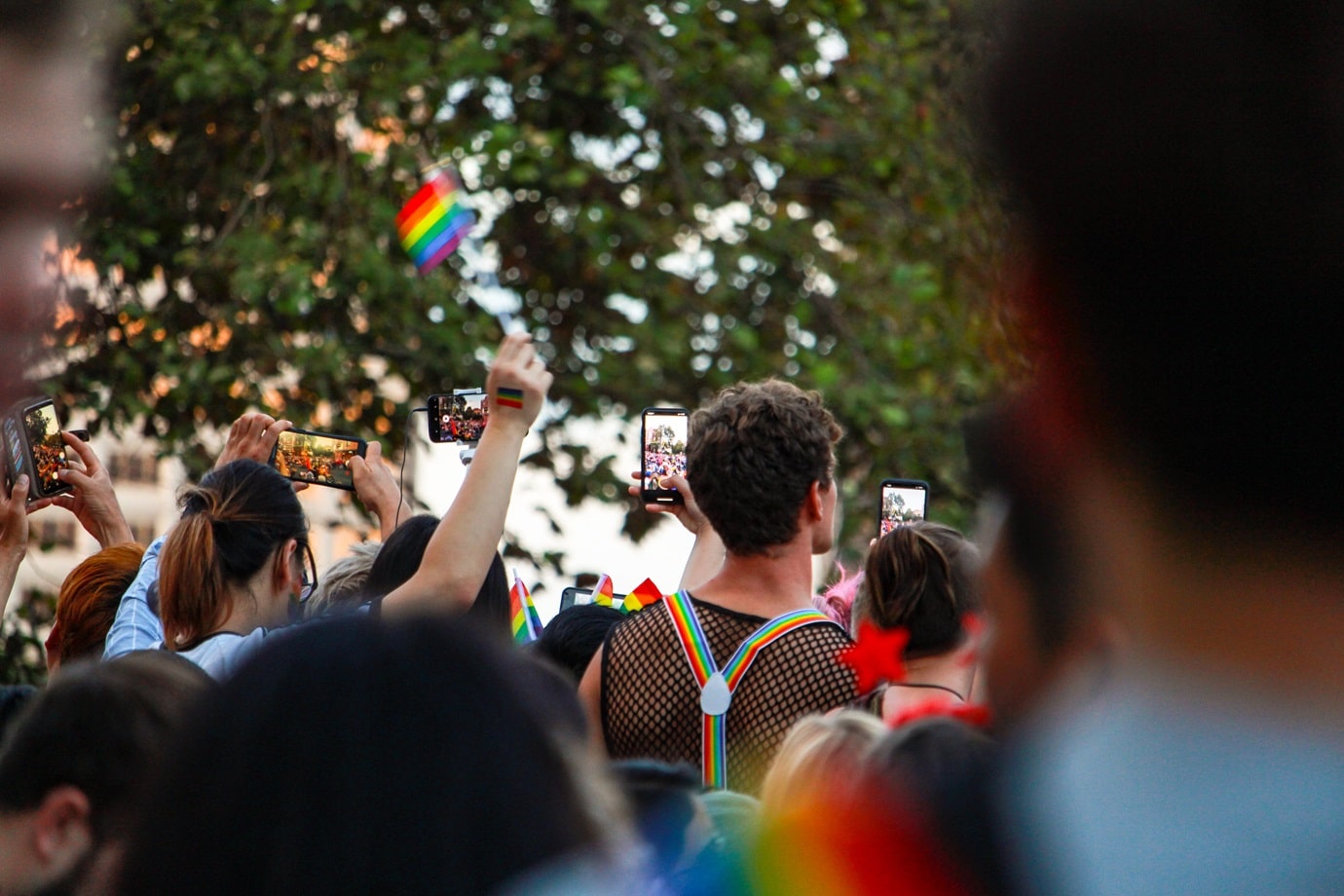 LGBTQI+ Australians experience much higher rates of mental health issues, ABS data shows