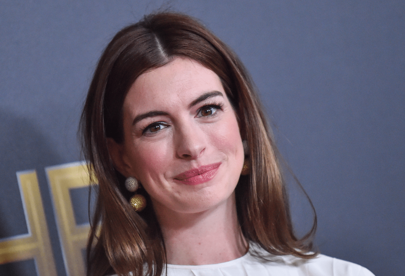 Anne Hathaway says kissing ten potential co-stars was 