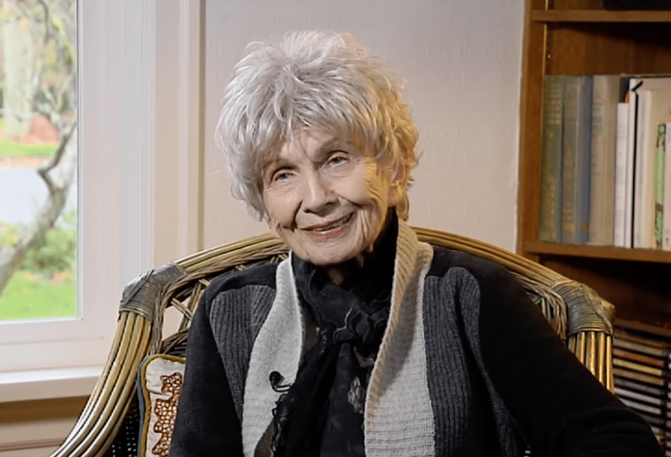 Short story giant Alice Munro dies, aged 92