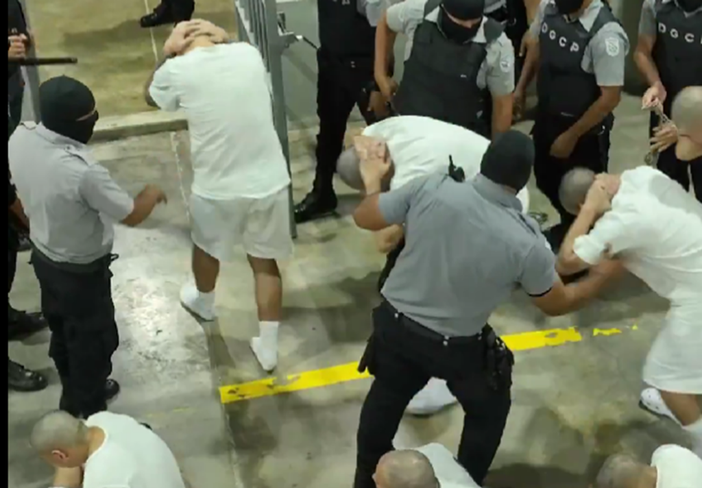 El Salvador prison