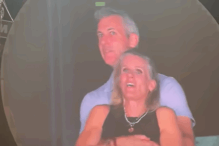 kiss cam