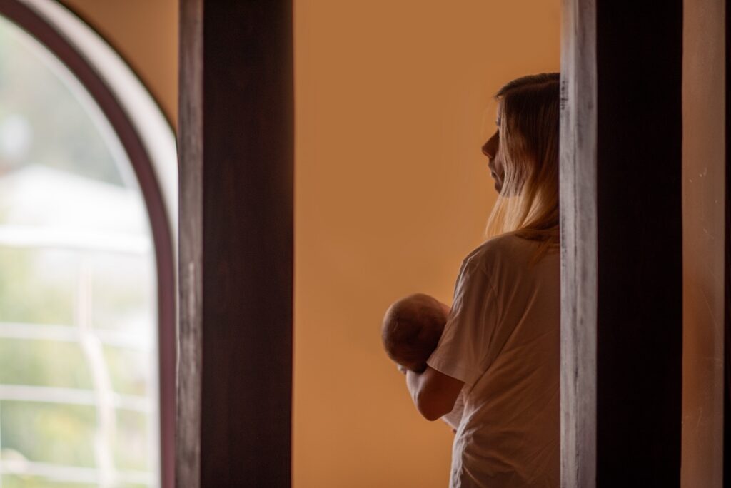 Motherhood connectins and loneliness survey by Women's Agenda