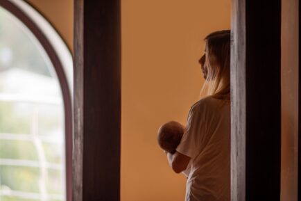 Motherhood connectins and loneliness survey by Women's Agenda